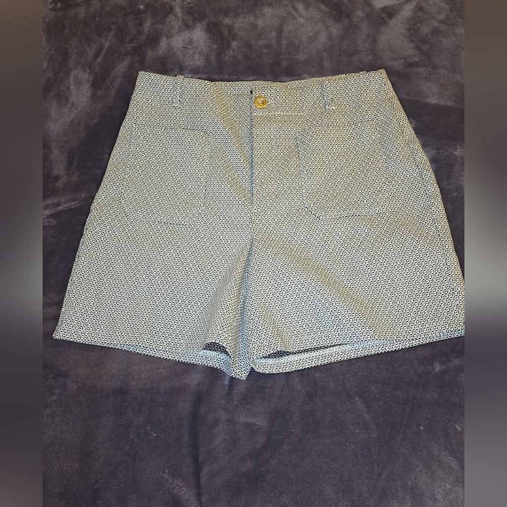 Versona Black and White High Waist Women's Shorts - Size 8 - Excellent Condition